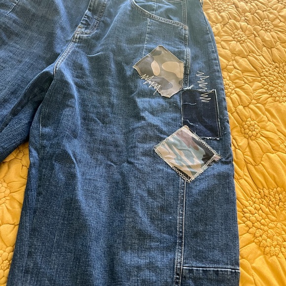 Pilcro Medium Denim Barrel Jeans with Camo patches - Picture 7 of 8